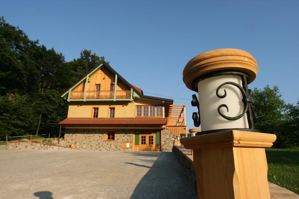 Villa Les With Hot Tub & Sauna Brežice 部屋 写真