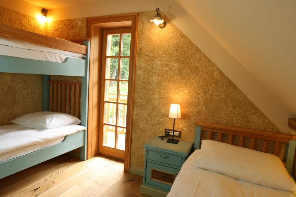 Villa Les With Hot Tub & Sauna Brežice 部屋 写真