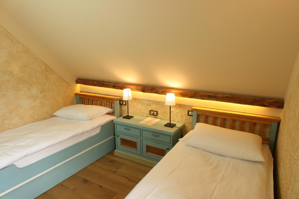 Villa Les With Hot Tub & Sauna Brežice 部屋 写真