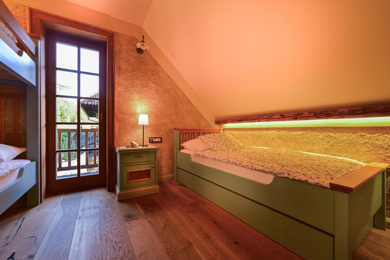 Villa Les With Hot Tub & Sauna Brežice エクステリア 写真